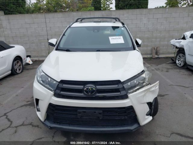 5TDKZRFHXJS542883 Toyota Highlander Se