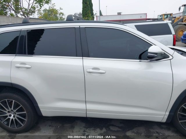 5TDKZRFHXJS542883 Toyota Highlander Se