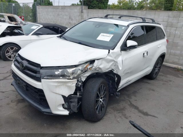 5TDKZRFHXJS542883 Toyota Highlander Se