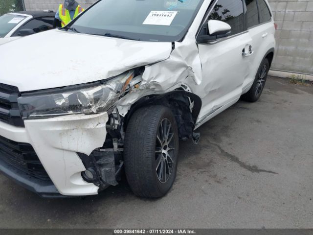 5TDKZRFHXJS542883 Toyota Highlander Se