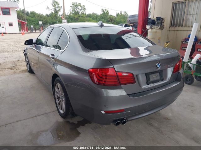 2016 BMW 528I WBA5A5C5XGG350208 Photo 2