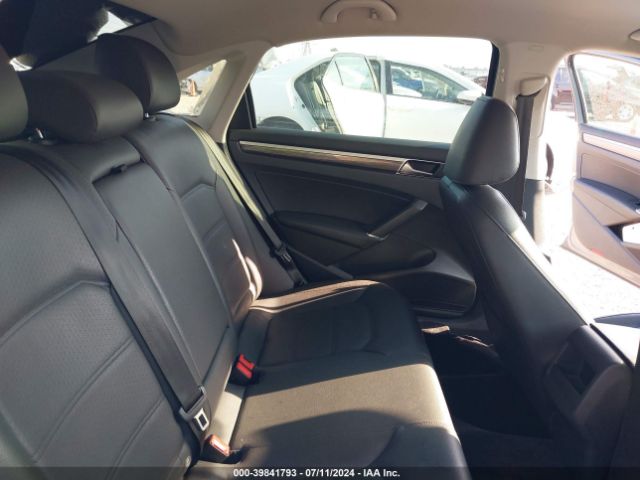 1VWAA7A33JC021151 Volkswagen Passat 2.0t R-line/2.0t S