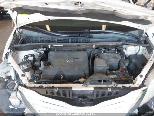 5TDKK3DC4FS568783 Toyota Sienna Le 8 Passenger