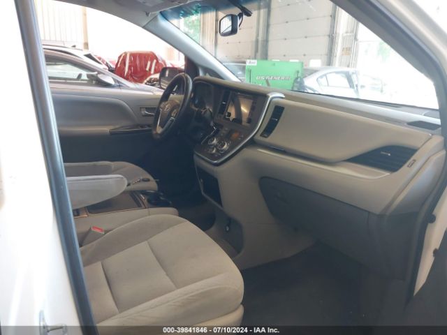 5TDKK3DC4FS568783 Toyota Sienna Le 8 Passenger