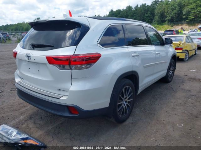 5TDJZRFH8JS802144 Toyota Highlander Se