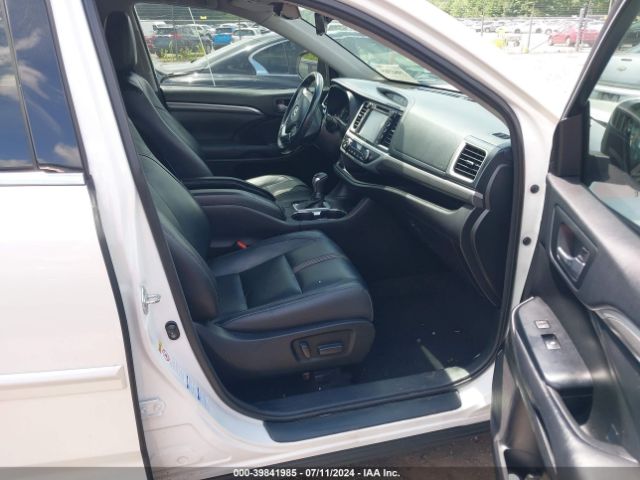 5TDJZRFH8JS802144 Toyota Highlander Se