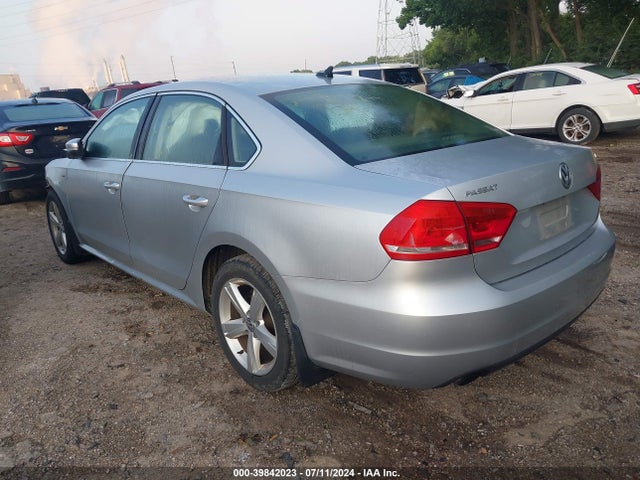 1VWAS7A33FC120704 Volkswagen Passat 1.8t Limited Edition