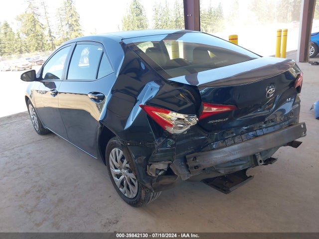 Toyota COROLLA LE 2018 2T1BURHE3JC976704 Image 3