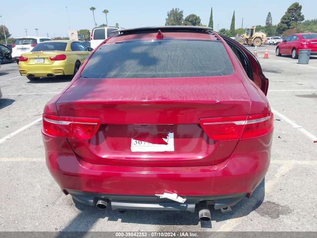 Jaguar Xe 25t Premium 2018 SAJAD4FX5JCP36390 Image 16
