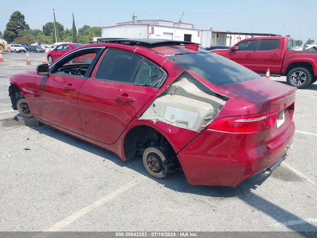 2018 JAGUAR XE SAJAD4FX5JCP36390 Photo 2