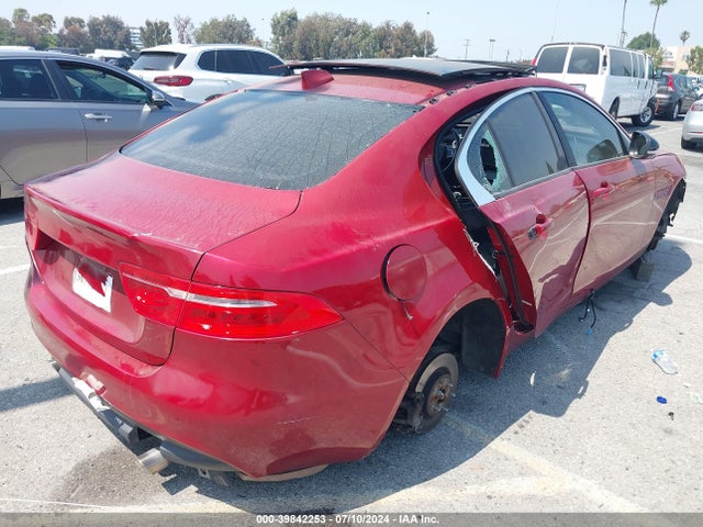 2018 JAGUAR XE SAJAD4FX5JCP36390 Photo 3