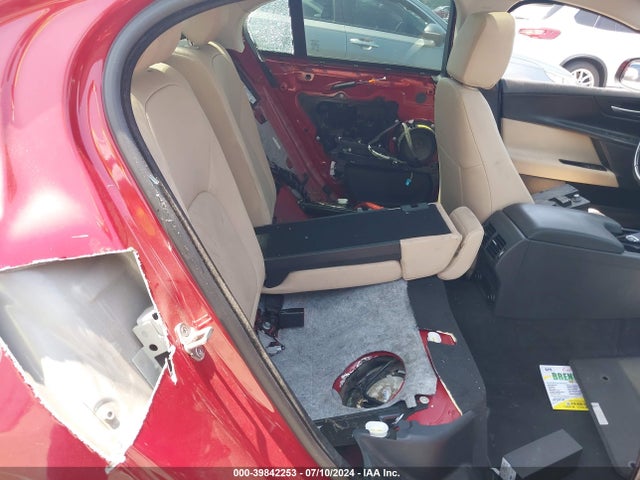 2018 JAGUAR XE SAJAD4FX5JCP36390 Photo 7