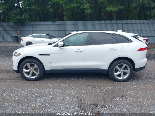 SADCJ2BV7HA056445 Jaguar F-pace 35t Premium