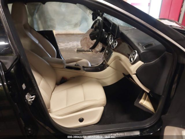 WDDSJ4EB7EN151585 Mercedes-Benz CLA 250