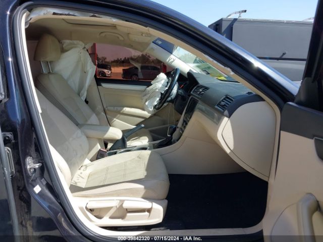 1VWLA7A30KC009646 Volkswagen Passat 2.0t Wolfsburg Edition