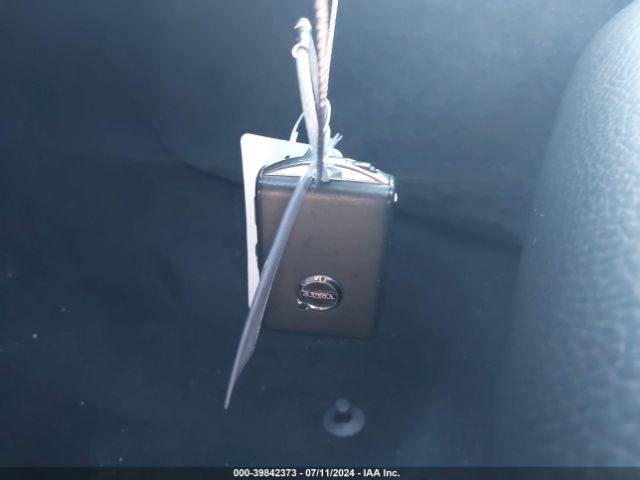 7JRL12TL0RG299779 Volvo S60 B5 Plus Dark Theme
