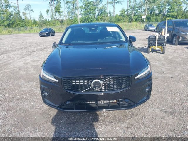 7JRL12TL0RG299779 Volvo S60 B5 Plus Dark Theme