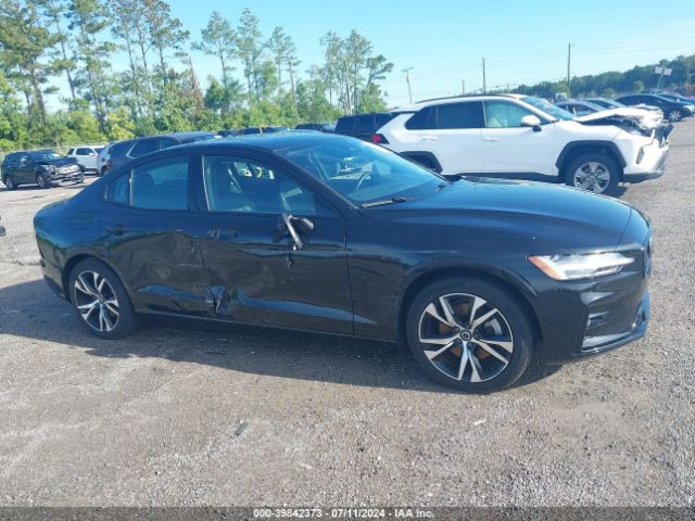 7JRL12TL0RG299779 Volvo S60 B5 Plus Dark Theme