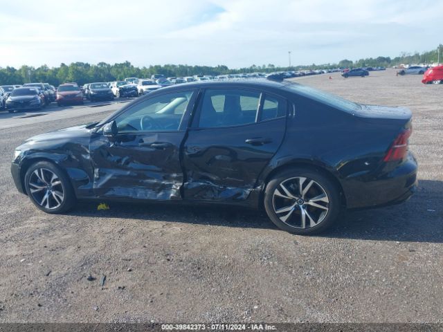7JRL12TL0RG299779 Volvo S60 B5 Plus Dark Theme