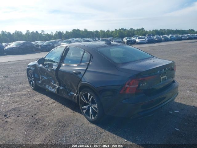 7JRL12TL0RG299779 Volvo S60 B5 Plus Dark Theme