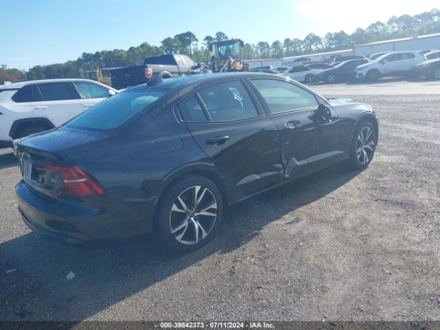 7JRL12TL0RG299779 Volvo S60 B5 Plus Dark Theme
