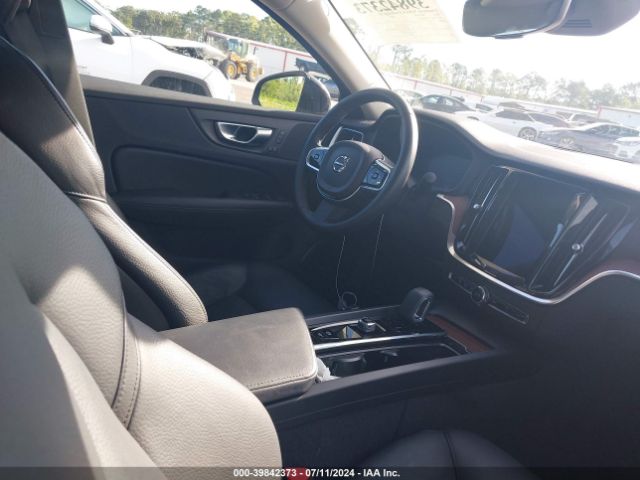 7JRL12TL0RG299779 Volvo S60 B5 Plus Dark Theme