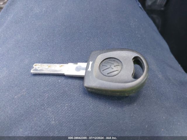 WVGAV3AX7EW552811 Volkswagen TIGUAN S