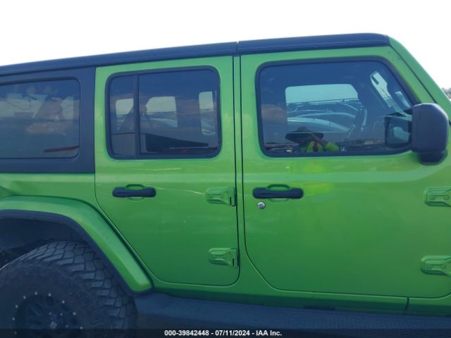1C4HJXEN3JW287748 Jeep Wrangler Unlimited Sahara