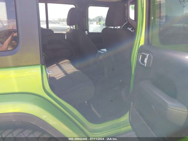 1C4HJXEN3JW287748 Jeep Wrangler Unlimited Sahara
