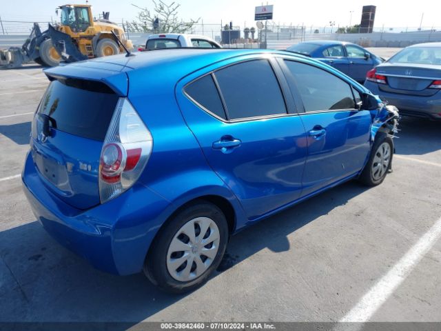 JTDKDTB30E1074980 Toyota Prius C One