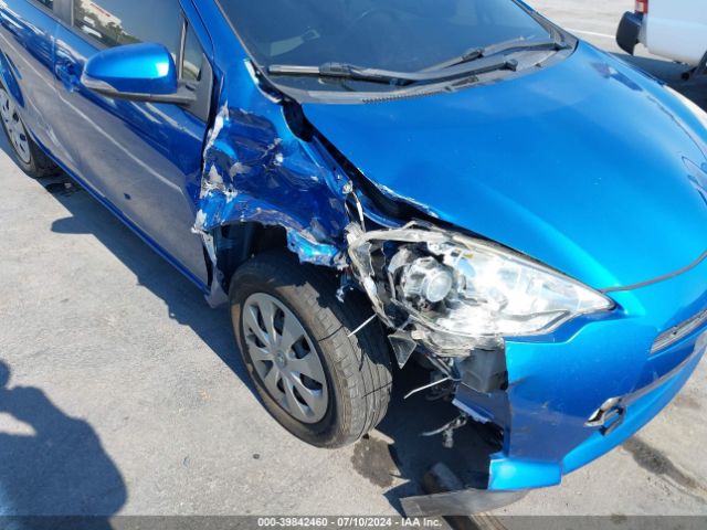 JTDKDTB30E1074980 Toyota Prius C One