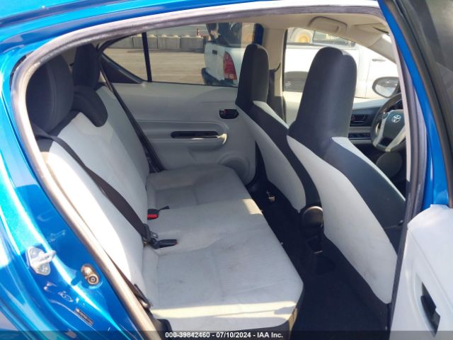 JTDKDTB30E1074980 Toyota Prius C One