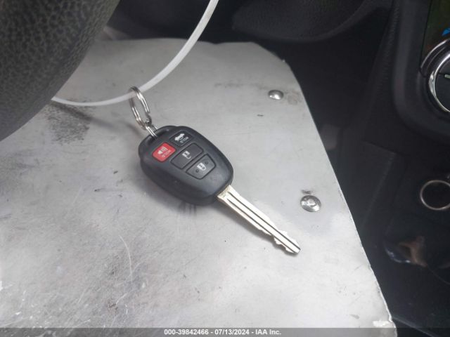 5YFBURHE7FP236208 Toyota Corolla Le Plus