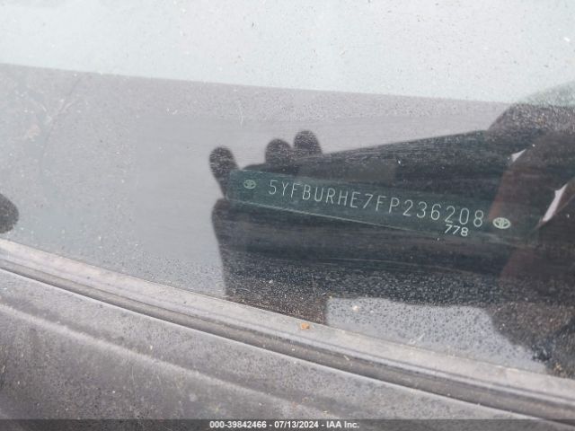 5YFBURHE7FP236208 Toyota Corolla Le Plus