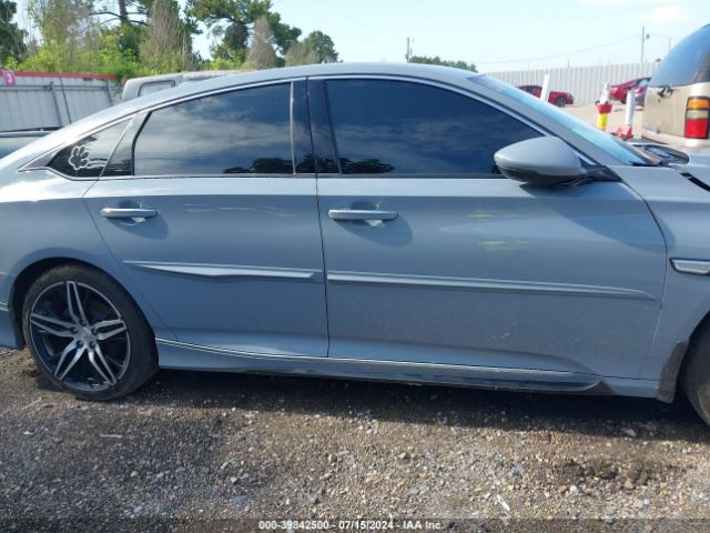 1HGCV2F93NA011092 Honda Accord Touring