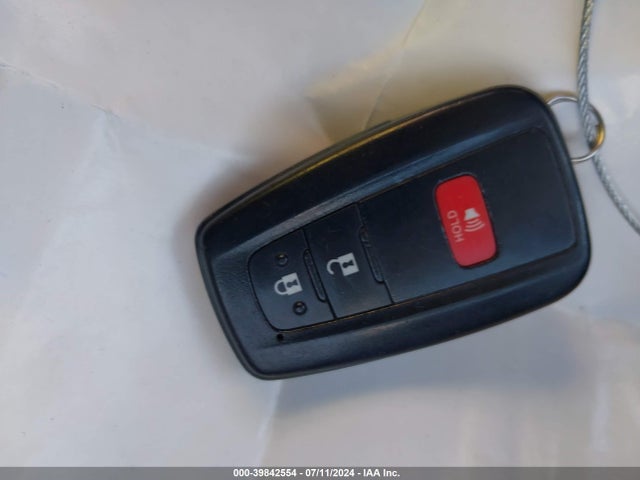 Toyota Prius Two Eco 2016 JTDKARFU8G3513333 Image 11