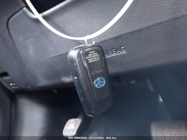 JTDKARFU9K3079299 Toyota Prius Limited