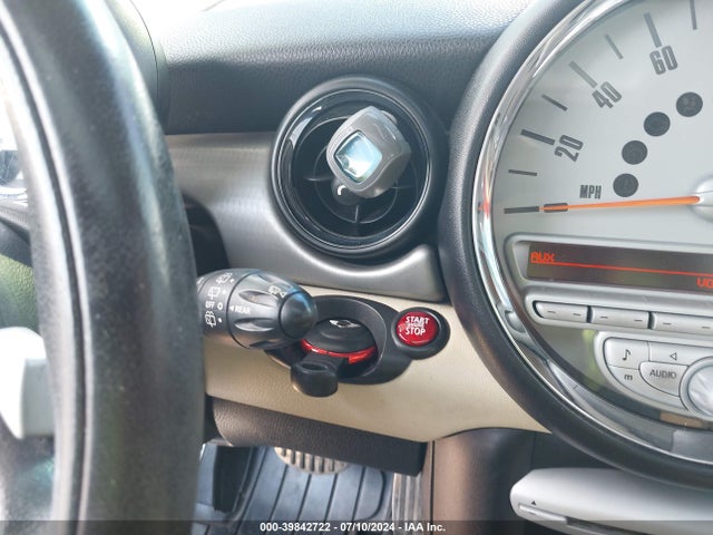 2010 MINI COOPER S CLUBMAN WMWMM3C54ATP94772 Photo 10