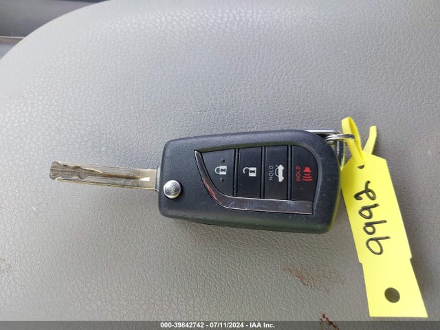 Toyota CAMRY LE 2021 4T1C11AK1MU570356 Image 11