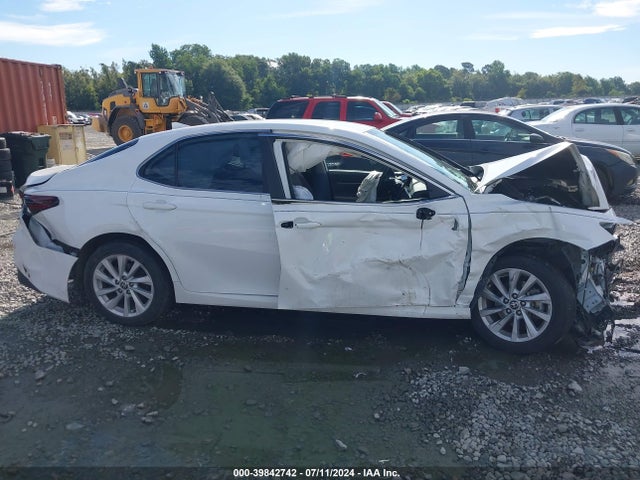 Toyota CAMRY LE 2021 4T1C11AK1MU570356 Image 13