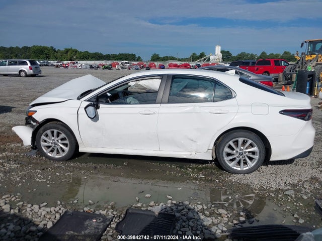 Toyota CAMRY LE 2021 4T1C11AK1MU570356 Image 14