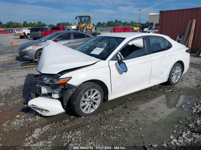 Toyota CAMRY LE 2021 4T1C11AK1MU570356 Image 2