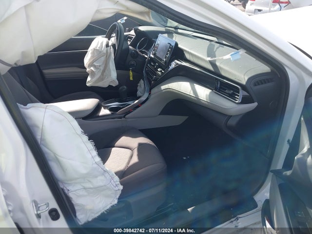 Toyota CAMRY LE 2021 4T1C11AK1MU570356 Image 5