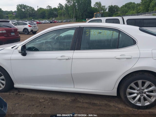 Toyota CAMRY LE 2018 4T1B11HK9JU107006 Image 14