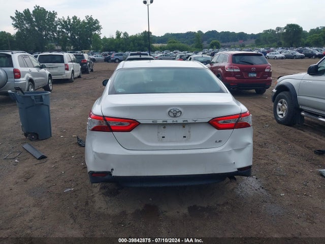 Toyota CAMRY LE 2018 4T1B11HK9JU107006 Image 16