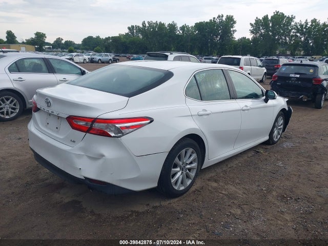 Toyota CAMRY LE 2018 4T1B11HK9JU107006 Image 4