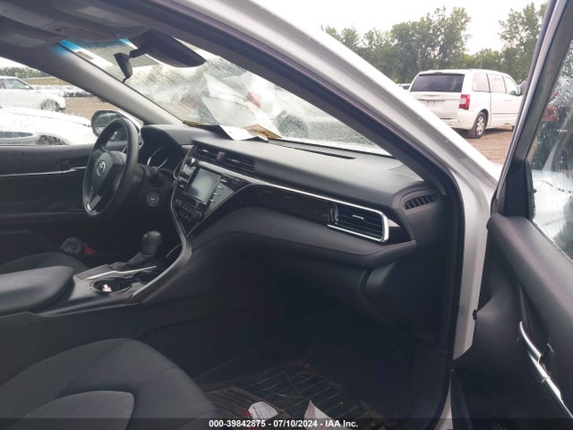 Toyota CAMRY LE 2018 4T1B11HK9JU107006 Image 5