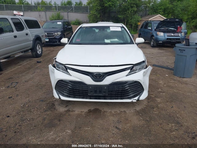 Toyota CAMRY LE 2018 4T1B11HK9JU107006 Image 6