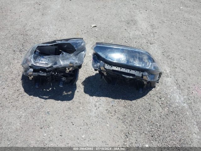 5UXTR7C59KLF27864 BMW X3 Sdrive30i