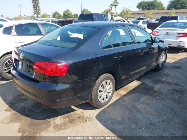 3VW2K7AJXEM373597 Volkswagen Jetta 2.0l S